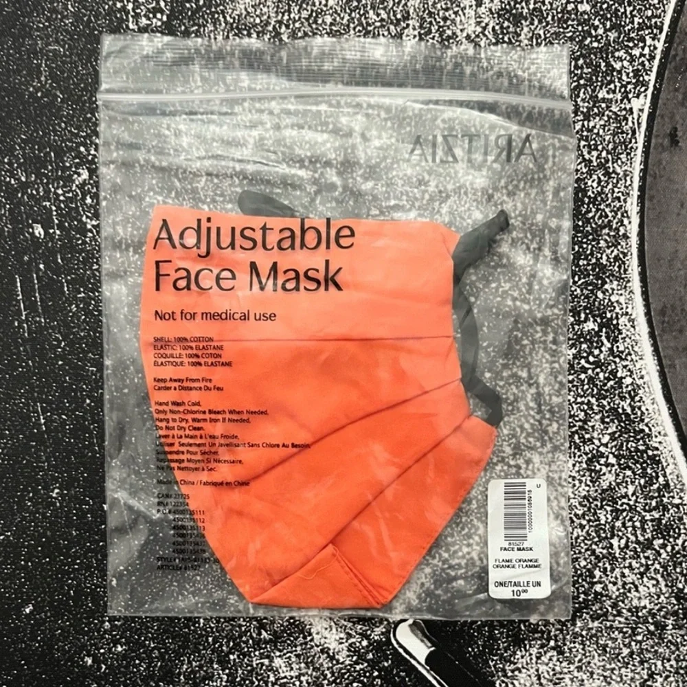 NEW Aritzia Mask